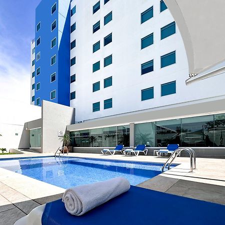Holiday Inn Express Merida By Ihg Exteriör bild